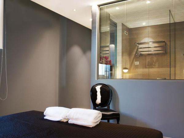 CinqueSuites Ortigia : photo 3 de la chambre suite de luxe avec salle de bains décloisonnée