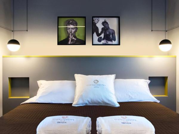 CinqueSuites Ortigia : photo 5 de la chambre suite de luxe avec salle de bains décloisonnée