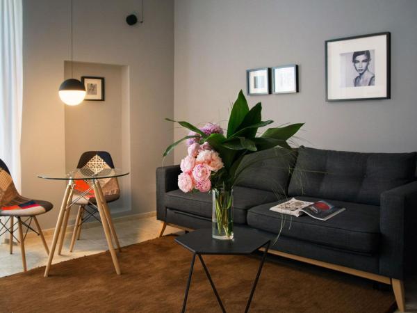 CinqueSuites Ortigia : photo 6 de la chambre suite de luxe avec salle de bains décloisonnée