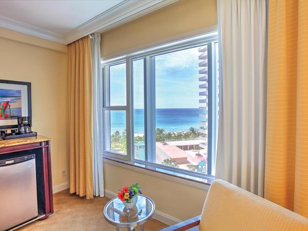 Sea View Hotel : photo 1 de la chambre chambre lit king-size - vue partielle sur océan