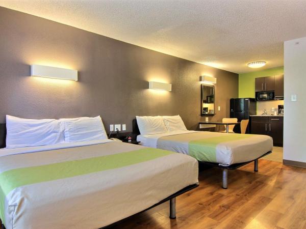 Studio 6-Austin, TX - Northwest : photo 1 de la chambre chambre quadruple - non-fumeurs
