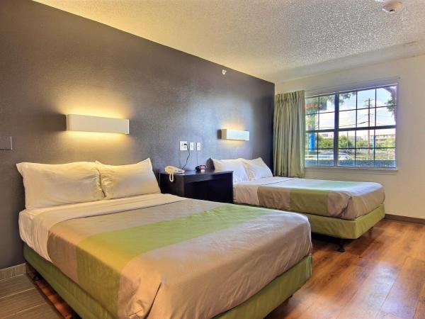 Studio 6-Austin, TX - Northwest : photo 6 de la chambre chambre quadruple - non-fumeurs