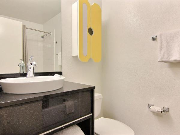 Studio 6-Austin, TX - Northwest : photo 4 de la chambre chambre lit queen-size - non-fumeurs