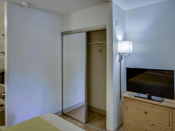 Studio 6-Houston, TX - Hobby South : photo 2 de la chambre chambre lit queen-size - non-fumeurs