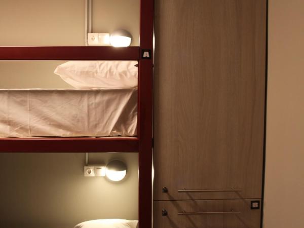 Stay Hybrid Hostel : photo 3 de la chambre lit simple dans dortoir mixte