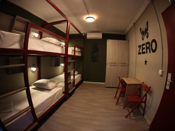 Stay Hybrid Hostel : photo 1 de la chambre lit dans dortoir mixte de 4 lits