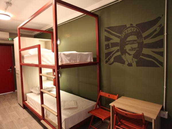 Stay Hybrid Hostel : photo 2 de la chambre lit dans dortoir mixte de 6 lits