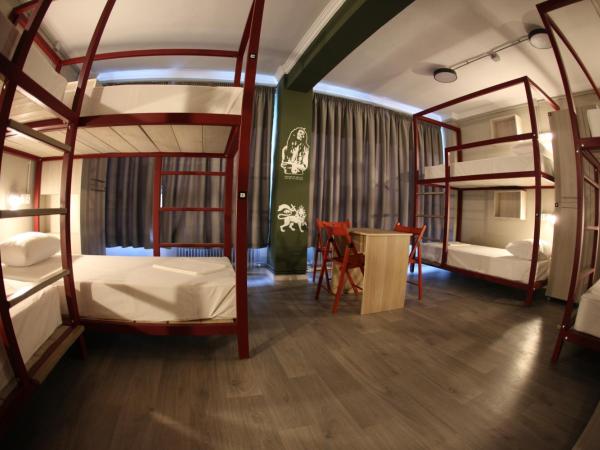 Stay Hybrid Hostel : photo 1 de la chambre lit simple dans dortoir pour femmes