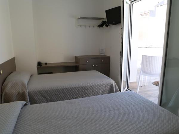 Hotel Alguer Camp Nou : photo 7 de la chambre chambre lits jumeaux