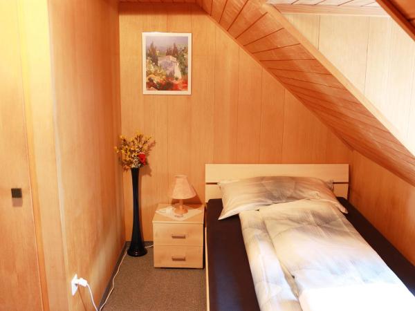 Restaurant Blume : photo 2 de la chambre chambre simple avec toilettes et douche communes