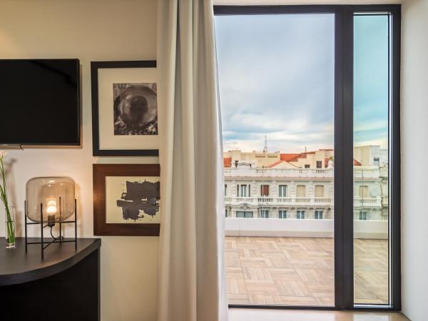 H10 Puerta de Alcalá : photo 9 de la chambre chambre double deluxe avec terrasse