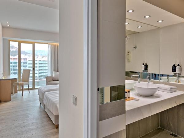 Athens Tiare by Mage Hotels : photo 5 de la chambre chambre suprême - vue sur colline du lycabette