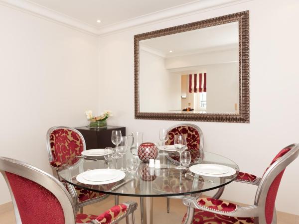 Majestic Hotel Spa - Champs Elysées : photo 10 de la chambre suite terrasse tour eiffel