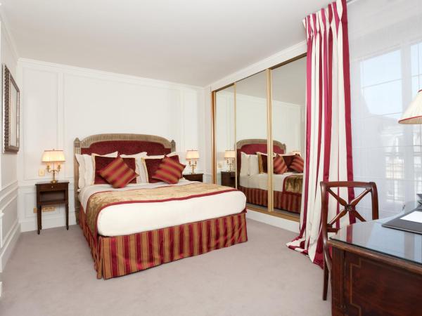 Majestic Hotel Spa - Champs Elysées : photo 6 de la chambre suite terrasse tour eiffel