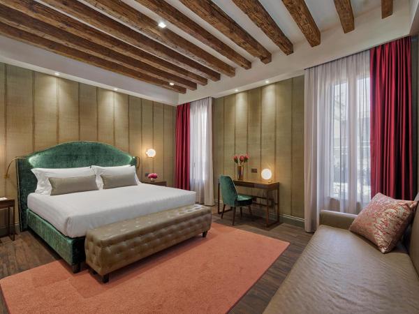 Suite735 : photo 3 de la chambre suite – vue sur canal