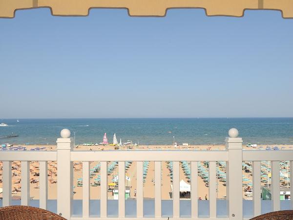 Hotel de France : photo 4 de la chambre chambre double ou lits jumeaux - vue sur mer