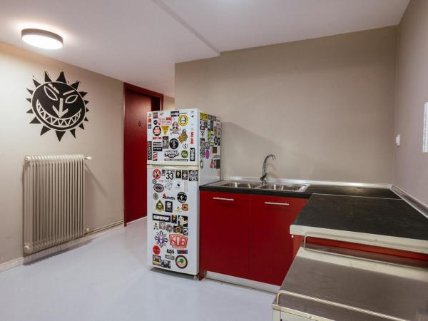 Stay Hybrid Hostel : photo 6 de la chambre lit dans dortoir mixte de 4 lits - accessible aux personnes à mobilité réduite