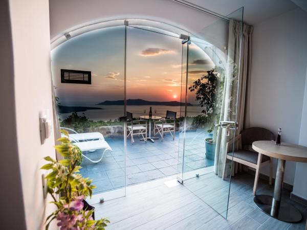 Kratiras View Luxury Suites : photo 2 de la chambre suite junior - vue sur caldeira 