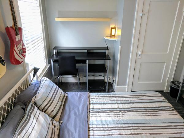 The Wayfaring Buckeye Hostel : photo 4 de la chambre chambre double