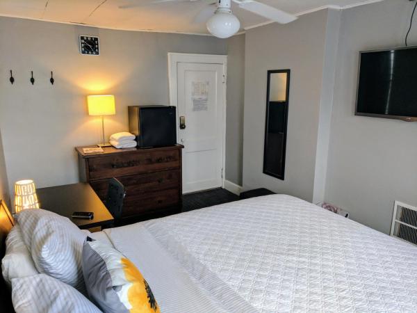 The Wayfaring Buckeye Hostel : photo 5 de la chambre chambre lit king-size deluxe