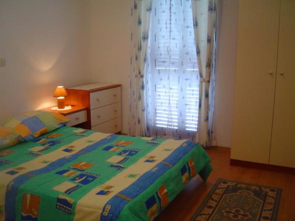 Apartments & Rooms Lo & Mar : photo 1 de la chambre chambre double avec balcon - vue sur mer