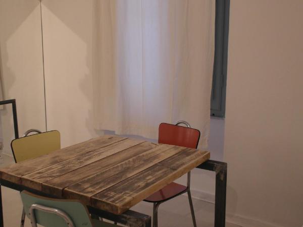 My Eco Rooms Olbia : photo 7 de la chambre chambre triple avec salle de bains privative séparée