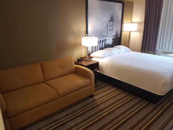 Super 8 by Wyndham Winnipeg West : photo 2 de la chambre chambre lit queen-size affaires - non-fumeurs