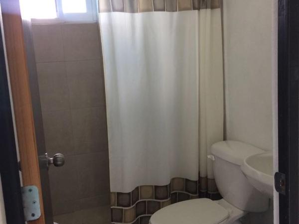 Posada San Cristobal : photo 4 de la chambre chambre quadruple avec salle de bains