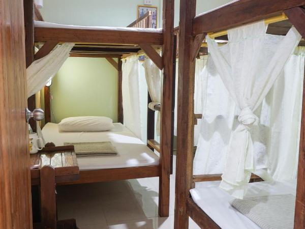 Zleep63 : photo 3 de la chambre lit superposé dans dortoir mixte avec salle de bains commune