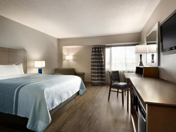 Travelodge Hotel by Wyndham Saskatoon : photo 3 de la chambre queen room accessible - non smoking