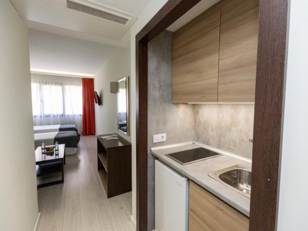 Apartamentos Recoletos : photo 8 de la chambre chambre double ou lits jumeaux