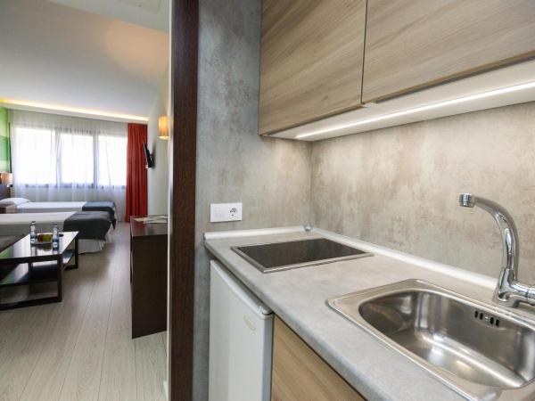 Apartamentos Recoletos : photo 2 de la chambre chambre double ou lits jumeaux