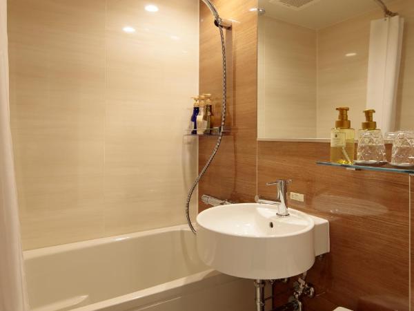 Candeo Hotels Osaka Namba : photo 6 de la chambre chambre lit queen-size - non-fumeurs