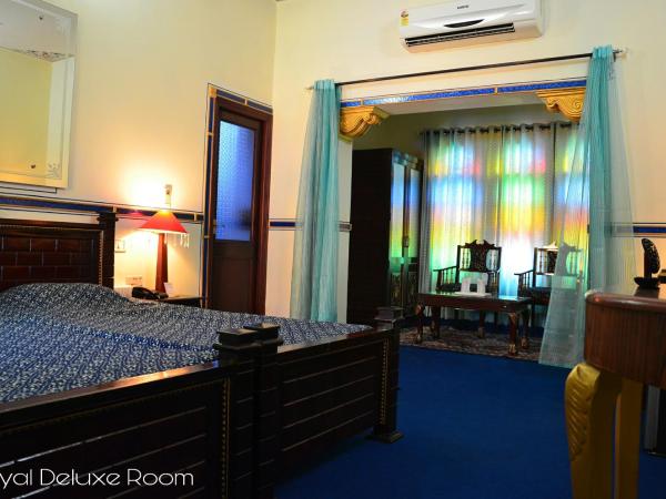 Hotel Vimal Heritage : photo 4 de la chambre chambre double ou lits jumeaux royale de luxe