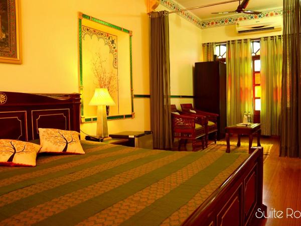Hotel Vimal Heritage : photo 2 de la chambre suite royale