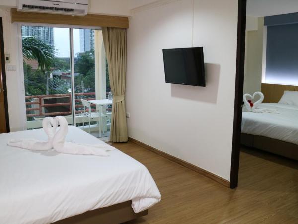 Beerapan Hotel : photo 3 de la chambre chambre quadruple avec terrasse 