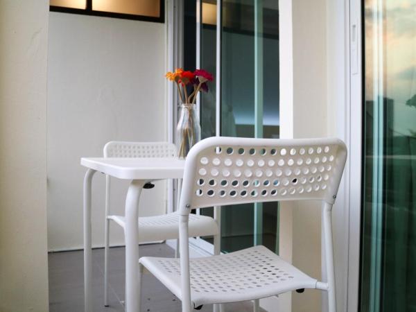 Beerapan Hotel : photo 9 de la chambre chambre quadruple avec terrasse