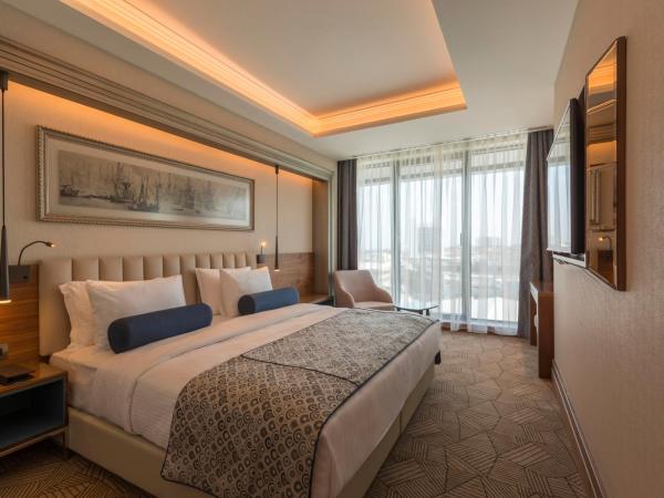 Golden Tulip Istanbul Bayrampasa : photo 1 de la chambre suite - vue sur ville