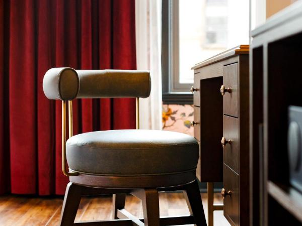 The Broadview Hotel : photo 2 de la chambre chambre lit king-size