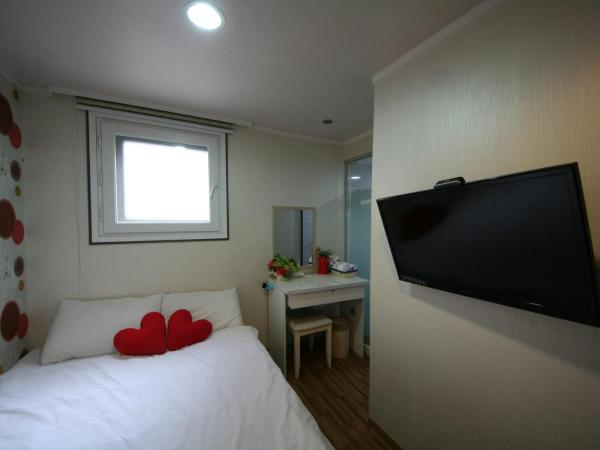 Chloe Hostel : photo 7 de la chambre chambre double