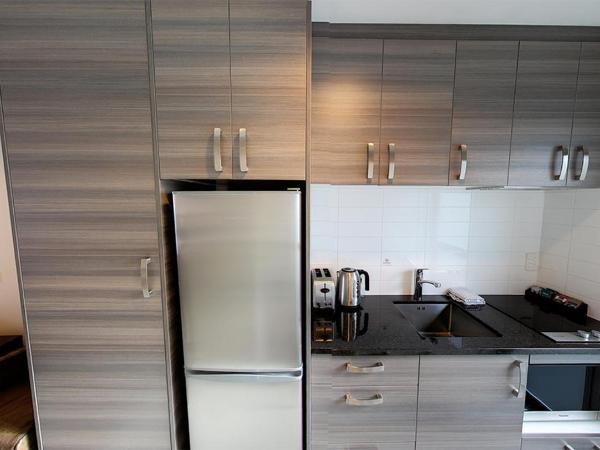 Apartments 118 : photo 8 de la chambre studio deluxe avec cuisine entièrement Équipée