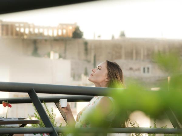 NLH FIX | Neighborhood Lifestyle Hotels : photo 1 de la chambre suite mansardée - vue sur l'acropole