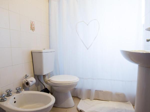 Hostel Nakel Yenu : photo 3 de la chambre chambre double avec salle de bains privative