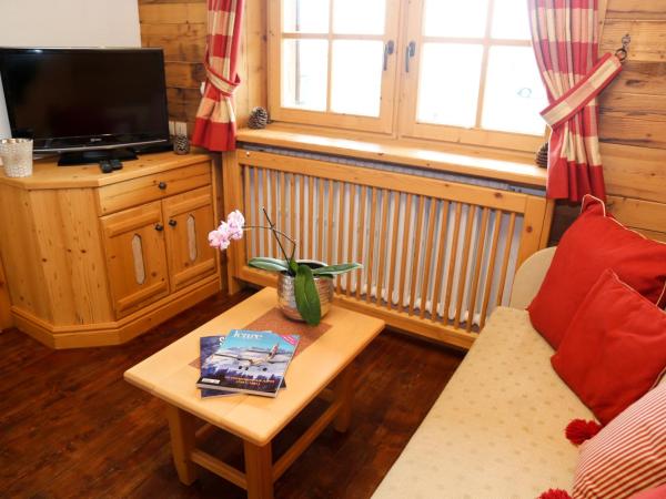 Hôtel 3 étoiles -Restaurant Le Pilatus Courchevel : photo 5 de la chambre appartement 2 chambres accessible aux personnes à mobilité réduite