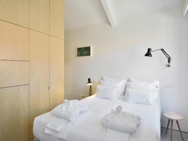 House of Artists : photo 3 de la chambre chambre double avec salle de bains privative - vue sur rue