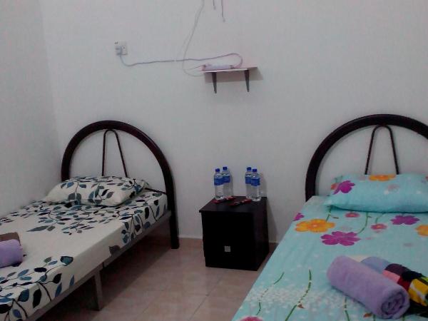 Jati Indah Homestay : photo 3 de la chambre maison 3 chambres