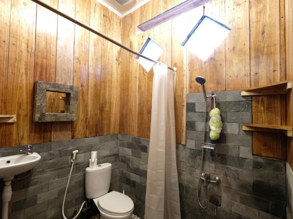 Wood Stone : photo 1 de la chambre chambre lit queen-size