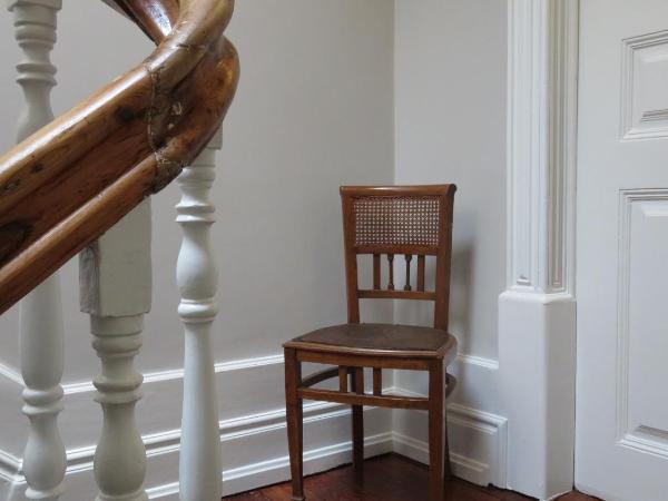 Guest House Santa Clara : photo 2 de la chambre chambre double ou lits jumeaux deluxe - vue sur ville 