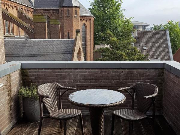 The Bank Hotel : photo 3 de la chambre petite chambre double avec terrasse