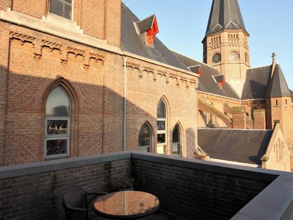 The Bank Hotel : photo 8 de la chambre petite chambre double avec terrasse